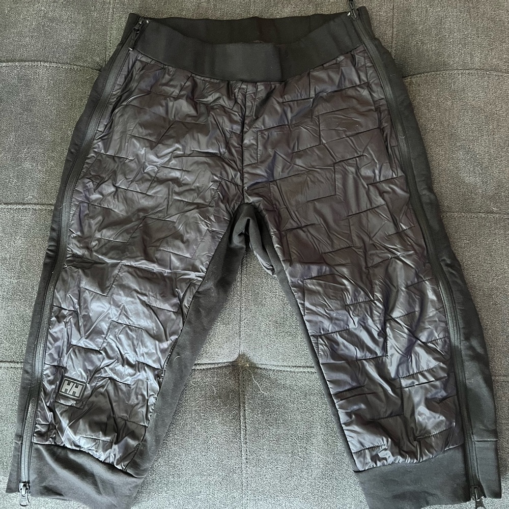 Helly Hansen Insulated 3/4 ski snowboard pants. Full side zip Small